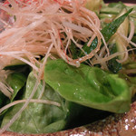 炭火焼酒亭ローリンストーン - 名物／スタミナサラダＶｅｒ．２　ズームアップ