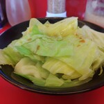 家系ラーメン 佐々喜家 - 茹でキャベツ
