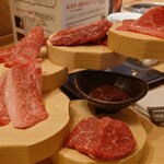 和牛放題の殿堂 秋葉原 肉屋横丁 焼肉 - 