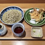 蕎麦前 ごとう - 海老と野菜の天ぷら蕎麦（冷）　1,900円
