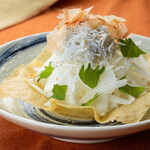 Fresh onion crispy whitebait salad