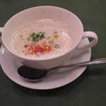 南フランス料理 パスティス - カプチーノのようなの比喩がぴったりのスープ