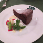 南フランス料理 パスティス - 友人に「撮影する？」と聞かれた友人チョイスデザート。