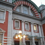 夕闇迫る、中央公会堂