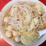 ラーメン二郎 - ラーメン少なめ＋ニンニク少し＋ショウガうずら