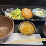 囲炉裏と釜飯  しずる - 