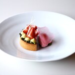 ザ リビングルーム - 2024-Spring-Strawberry and Pistachio Tart