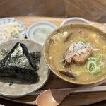 農家の息子がつくる食堂 さんかくとまる - 