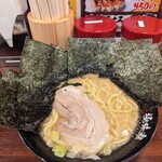 極味家 - ラーメン海苔無料トッピング800円