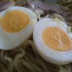 河辺大勝軒 - トッピングのゆで玉子