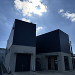 La Stalla - 一階は日本ワインで有名なお店とのこと