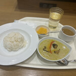 AOI GARDEN FOOD HALL - スープとデザートも付いて1100円