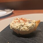 スガラボヴィー - 徳島白甘鯛　タルタルソース。ふわふわでしっとりとした甘鯛、いぶりがっこのコリコリ感と燻製感の効いたタルタルソースは単体でも、付けても。もう堪らなかったです。