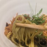 スガラボヴィー - 初めて鮑に感動した。プリプリな鮑は勿論、ソースが絶品。私は肝を強すぎると感じることが多いのですが、こちらは程よくコシの強いパスタと絡めてもクルトンなどに浸しても旨い。