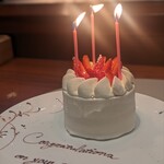 スガラボヴィー - ショートケーキ。飲み物級のショートケーキ。スポンジがいい意味でスポンジじゃなかったです。