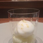 スガラボヴィー - 高知白木果樹園土佐文旦。果肉と果汁の加わったムースと白ワインゼリーと合わせて。一気にスパイシーカレーモードがリセットされました！