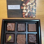 Chocolaterie&Bar ROND-POINT by Hirofumi Tanakamaru - 