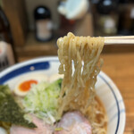 麺壱 吉兆 - 食感の良いピロピロもっちりの平打ちちぢれ麺