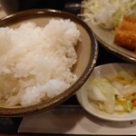 丸和 - ご飯お新香