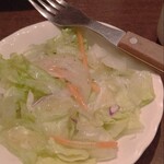 いきなりステーキ - サラダにはさっぱりとオニオンドレッシング！