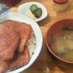 とんかつ松吉 - 140115新潟　とんかつ松吉　カツ丼800円、お昼は味噌汁が付いてきます