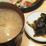 140117石川　いきいき亭近江町店　味噌汁は生ワカメの変化をお楽しみください