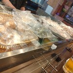 はなれんこん - あれ、並べてる魚が少なくなってる。