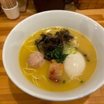 博多水炊きらーめん うかんむり - 味玉水炊きラーメン