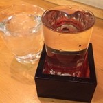 山喜 - 日本酒 純米 裏霞（宮城） 700円。チェイサー付き☆