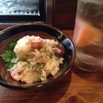 丑寅 - ジャガイモとベーコンのゴママヨ２５０円。ちなみにポテトサラダではないそうです(笑）