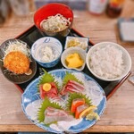 磯丸水産 - お刺身盛り合わせ定食 ¥1,209(税込)