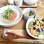 Okayu-stand.Salad - 《シャケと水菜の粥》