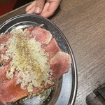 神戸牛焼肉と冷やしピーマン 金肉屋 - 