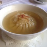 中国料理 「唐宮」  - タラバ蟹肉入りフカヒレ餃子スープ
