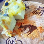 MIA'S BREAD - お皿には鹿と奈良の風景が