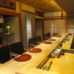 京味 もと井 - カウンター席。