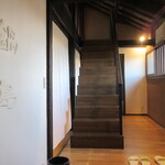 草庵 鍋島 - 別邸玄関から小屋裏への階段