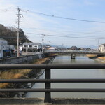 草庵 鍋島 - 浜橋を渡る