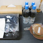 草庵 鍋島 - ノベルティの鍋島オリジナルのトートバックとグラスはお土産に