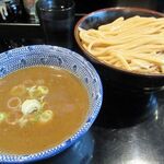 つけ麺 ながおか - 濃厚魚介つけ麺(大盛)