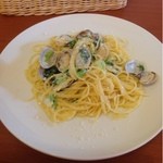 ペペリーノ - アサリとナバナのクリームソース