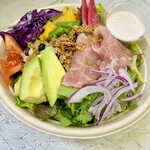 パウえる - 生ハムアボカドサラダ