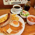 カフェ マチルダ - ランバージャックソーセージパンケーキ