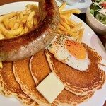 カフェ マチルダ - 肉汁たっぷりソーセージ‼️カリカリポテト‼️半熟目玉焼き‼️