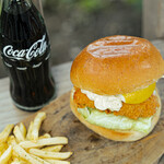 椿森コムナ - レモンタルタルチキンバーガー