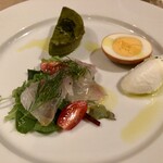 アルトパッショ - ほうれん草のスフォルマート、アジのカルパッチョなど前菜盛り合わせ