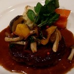 イル・ド・パスィオン - 和牛挽肉のステーキ赤ワインソース