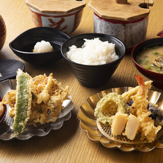 [Monthly change] Seasonal Ten-don (tempura rice bowl) and Tempura set meal