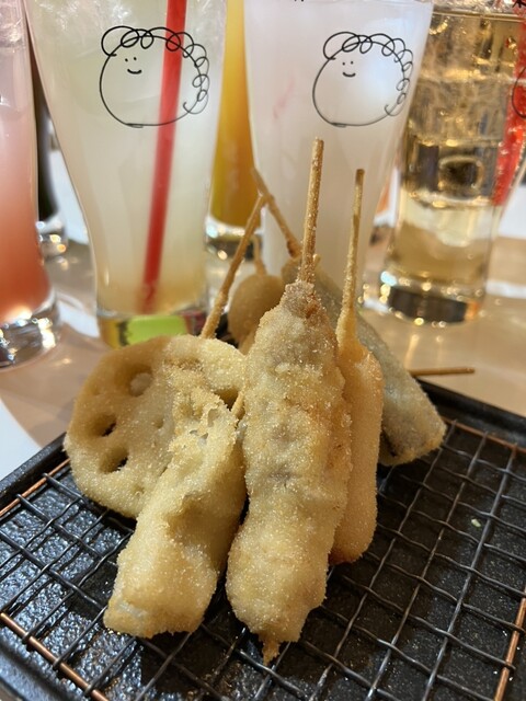 串揚げスタンド HACHIMITSU 錦通り店 （888） - 栄（名古屋）/居酒屋