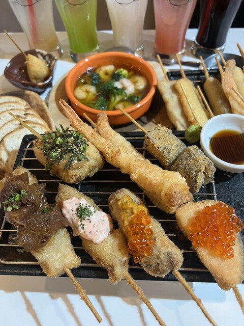 串揚げスタンド HACHIMITSU 錦通り店 （888） - 栄（名古屋